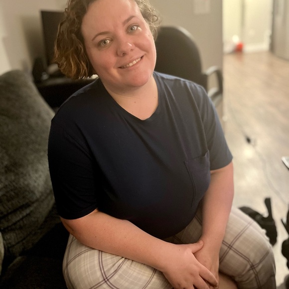 Meet your Posher, Heather - Picture 1 of 1